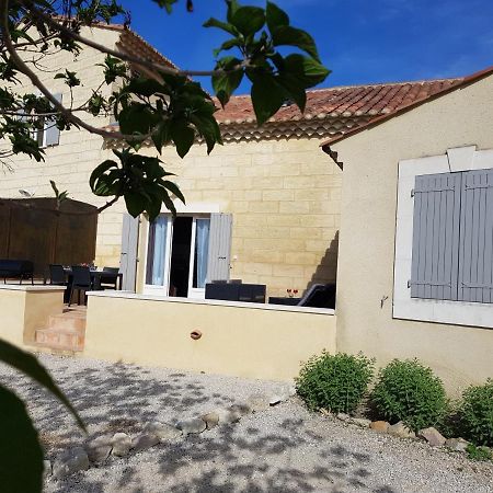 Le Mas Saint Jean Mézoargues Eksteriør billede