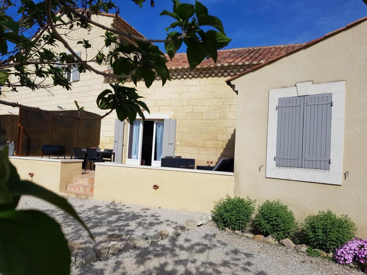 Le Mas Saint Jean Mézoargues Eksteriør billede